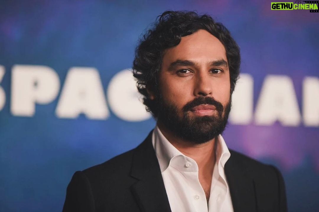 Kunal Nayyar Instagram - Felt so good stepping onto a red carpet again. It's been a minute. Thank you @barbaraguillaume for covering up my puffy eyes;) #Spaceman @Netflix March 1st.