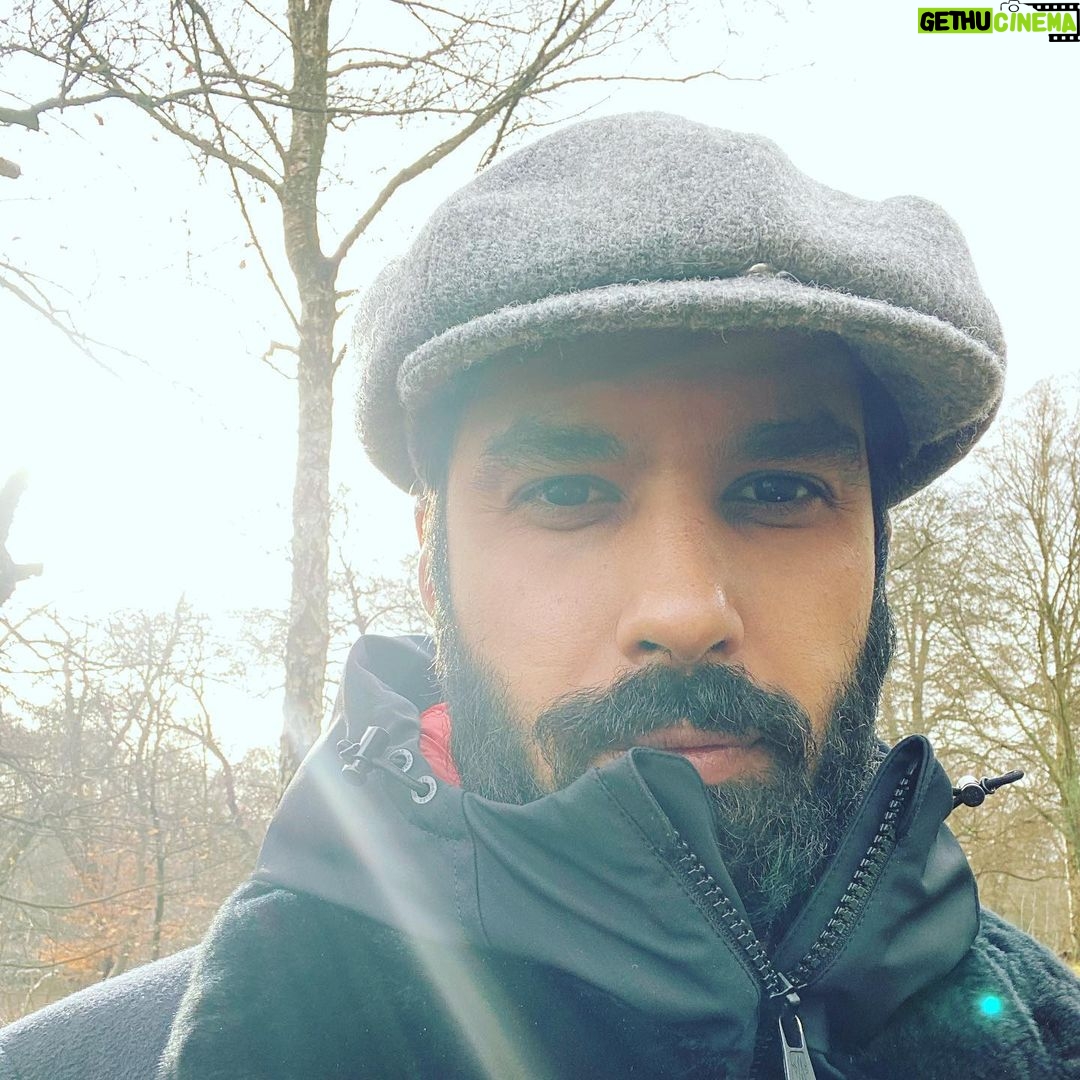 Kunal Nayyar - 97.6K Likes - If youāre reading this, donāt become a slave to your imagination. Live here, and now, in the real. You exist, and you matter. Love you.