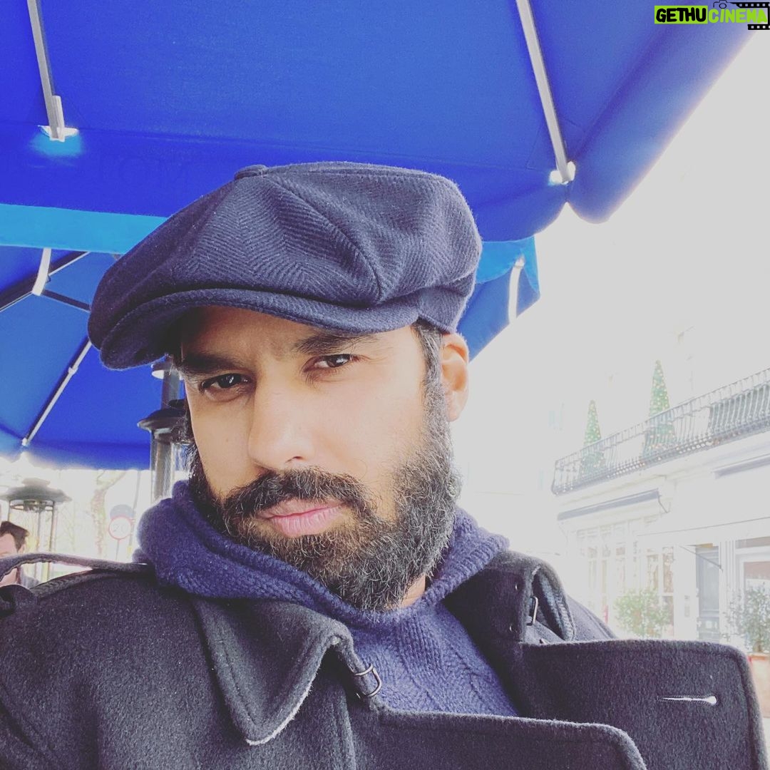 Kunal Nayyar - 76.4K Likes - Can you guess what Iām thinking...