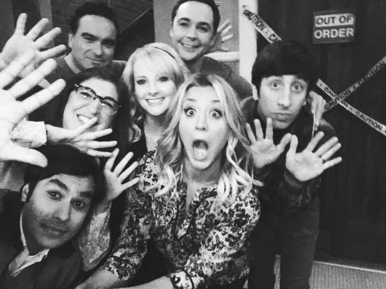 Kunal Nayyar Instagram - Happy Birthday to the queen in the middle @kaleycuoco Thank you for always making sure we captured such heartwarming memories- I believe this was right before we started season 10. Love you sis, and miss you. Everyone watch @flightattendantonmax