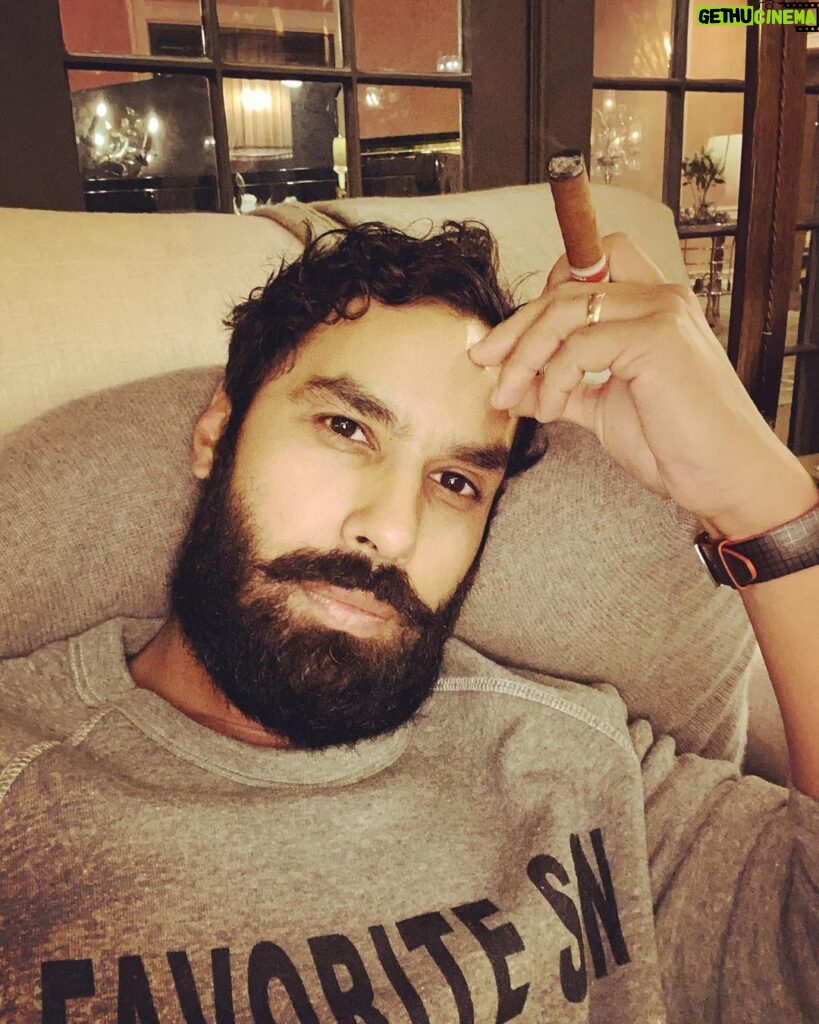 Kunal Nayyar Instagram - Sunday night smoke. Enjoying a little me time. Don’t forget to do that for yourself too... love.