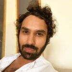 Kunal Nayyar Instagram - Finally. Finally. Finally. A beard trim. You can tell by the spot on my chin- the trimmer was in my hands:(