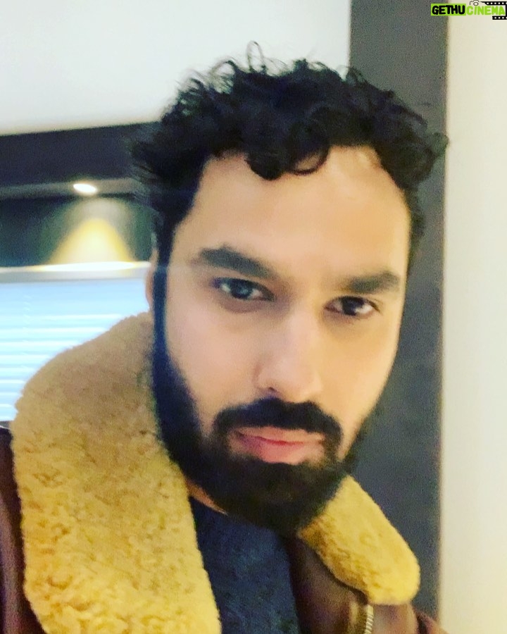 Kunal Nayyar Instagram - My life is so glamorous.
