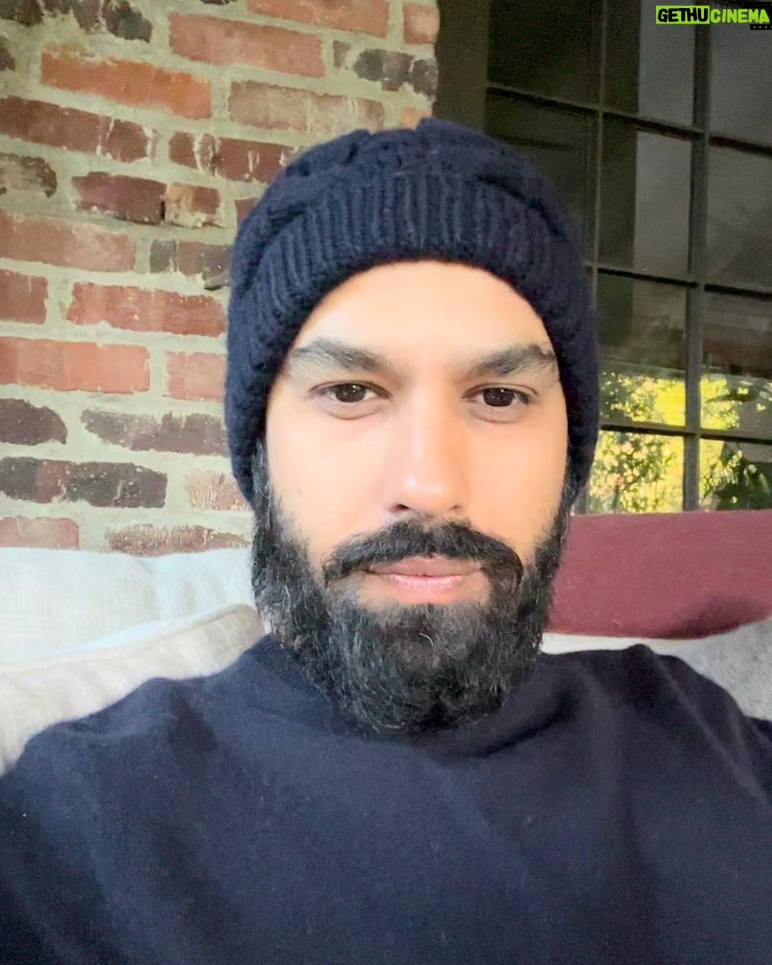 Kunal Nayyar Instagram - Merry Christmas my dear loved ones. May your holiday be filled with love, compassion, and inner peace. I love you.