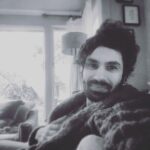 Kunal Nayyar Instagram - This weekend people I love, lost their loved ones. Grandmothers, mothers, cousins, and friends. That coupled with Memorial Day and the countless who have lost their lives for their country. Death is inevitable. It is coming for us all. Once you can truly recognize your own mortality, and realize the clock is ticking every day- wouldn’t you forgive the person that wronged you? Love the person who hated you? Spend all your time in laughter, and making the world a better place? The only thing guaranteed in this life is that at some point we are going to become fertilizer for the soil. Everything in between is up to us. So today, let go of all the small things that we spend so much time in life fussing over, and remind yourself you are capable of so much more than you think you are... I love you. #namaste
