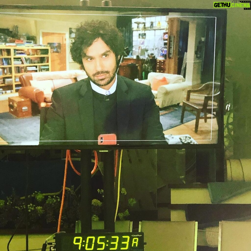 Kunal Nayyar Instagram - Biggggg day ahead:) Early morning press— then @colbertlateshow and finally- well, you know. Tonight’s the night @bigbangtheory_cbs Tonight is the night! Who is tuning in? #tbbtfinale