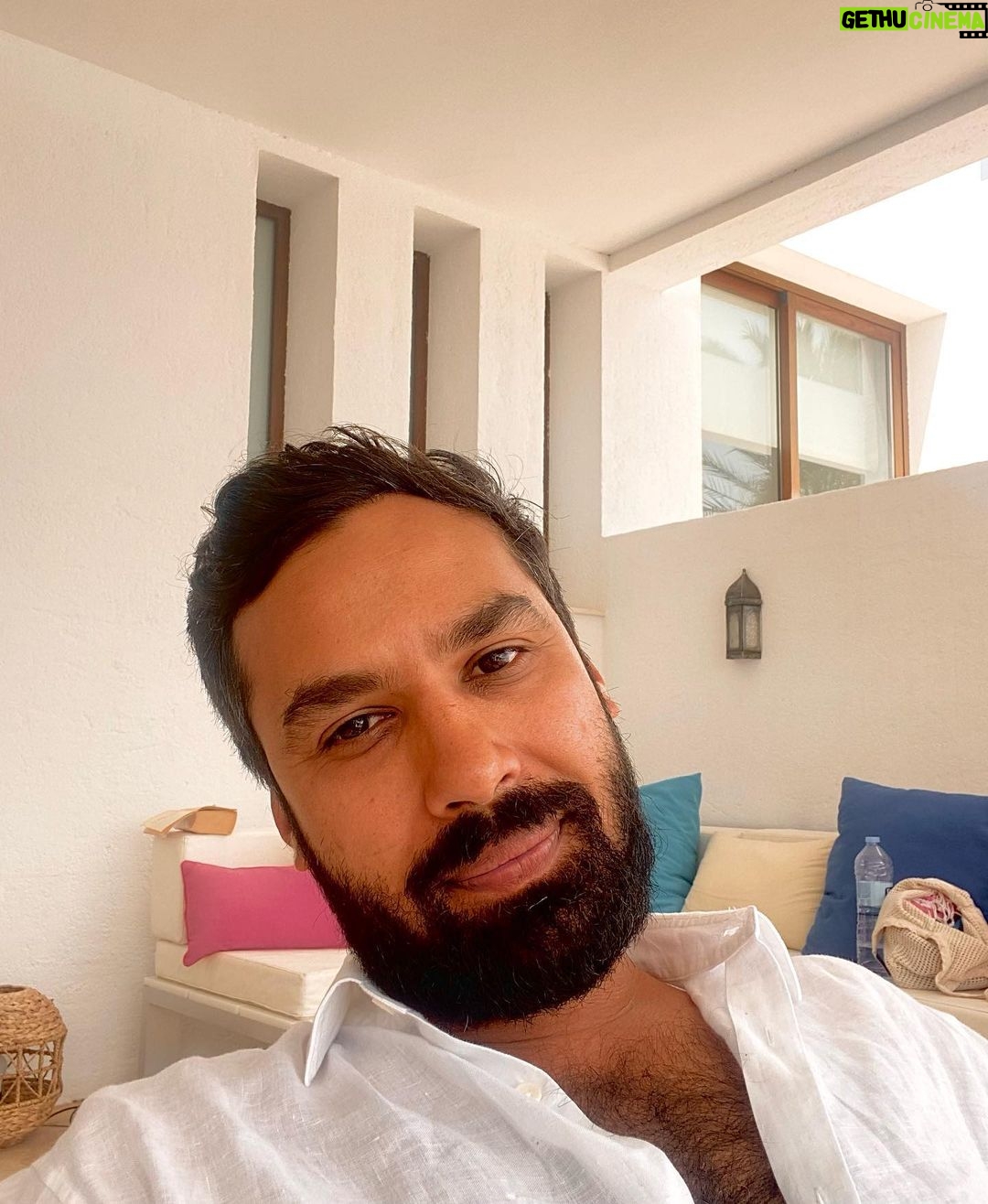 Kunal Nayyar Instagram - Just sending you some peace, from my heart to yours. Love you.