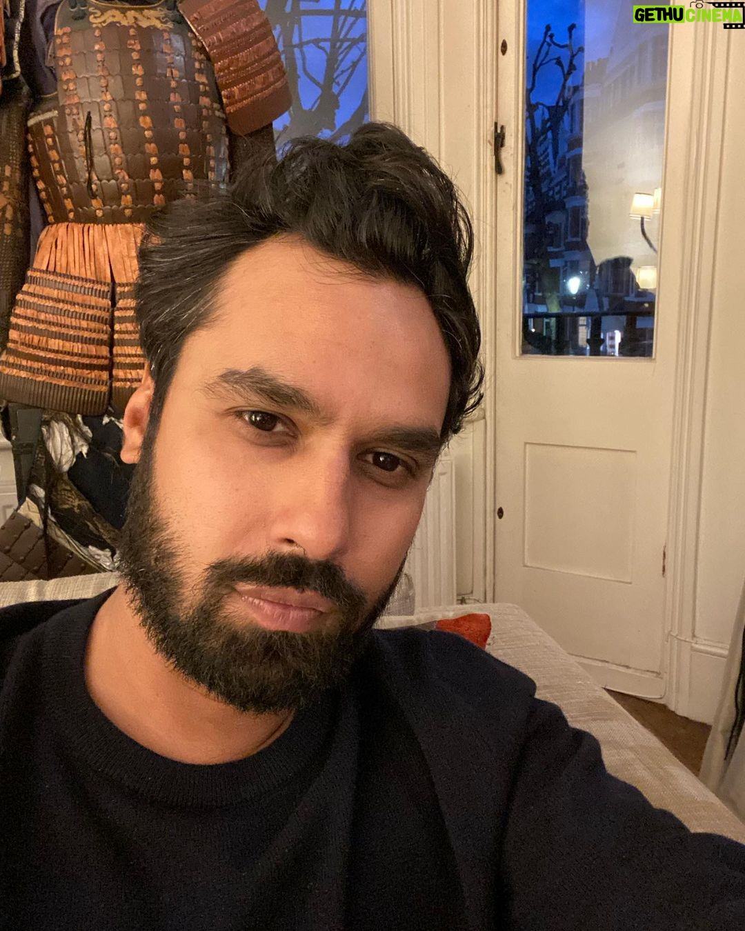 Kunal Nayyar Instagram - Beard or no beard?? *edit: in the first 5 minutes already overwhelmingly trending toward beard;)