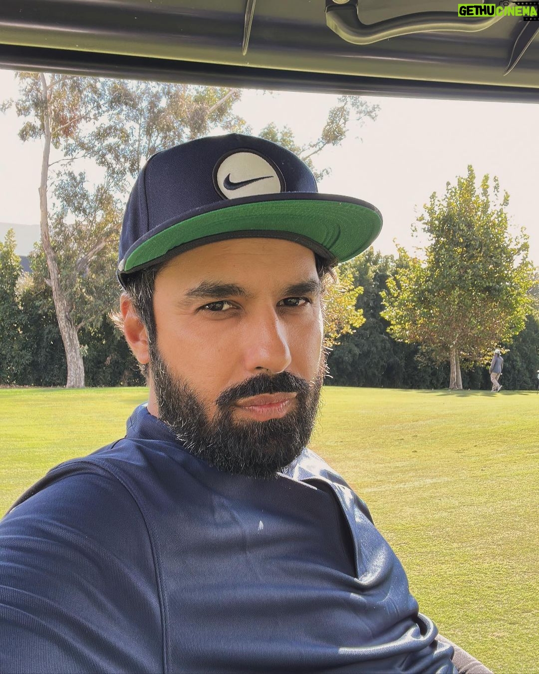 Kunal Nayyar Instagram - Merry Christmas dear friends. My wish for you this year is to come home to the light that you are. To include everyone in your love, and to forgive yourself for ever feeling less than... You are exactly where you are supposed to be, and I love you.
