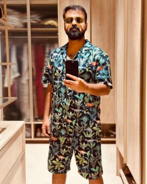 Kunchacko Boban Instagram - 🐾….Jungleee Jaanvar….🐾
Go greeeeeeeenerrrrrrrrrr….🍃