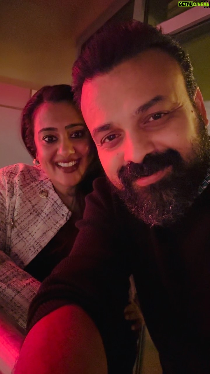 Kunchacko Boban Instagram - Have a Blessed & Rocking 2023. May your life be filled with Love,Laughter,Light & Colors ✨✨✨✨✨🥳🥳🥳😍😍✨✨☺️☺️☺️🌟🌟🌟