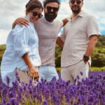 Kunchacko Boban Instagram - It’s Lavender time……..🪻🪻🪻🪻 #kentlavenderfields @rameshpisharody @manju.warrier @bineeshchandra