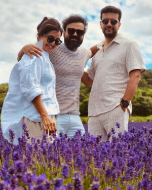 Kunchacko Boban Instagram - It’s Lavender time……..🪻🪻🪻🪻
#kentlavenderfields @rameshpisharody @manju.warrier @bineeshchandra