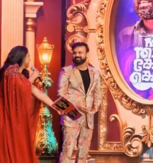 Kunchacko Boban Instagram - The peak of happiness and fanboying!!!!!
Receiving the Best Actor Award from “THE  BEST ACTOR” himself.Dreams do come true when you give in your everything for that.And shaking a leg alongwith the Mega “M” himself for  His song that was a life-changer for the Actor in me.
Thank you Anand TV awards,the wonderful crowd at Manchester UK and my friends from the film fraternity for making this a memorable one!!!
@mammootty @rameshpisharody #anandtvawards2023
@ratheesh_balakrishnan_poduval @santhoshkuruvilla
