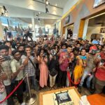 Kunchacko Boban Instagram - …….”2018”…….. And what a feel it was… Watching the movie in theatres … The movie that is just changing the benchmark of Malayalam movie industry and creating history.Happy and honoured to be part of this stellar team of talents and passionate movie makers and artists.Humbled by the love and acceptance for the movie worldwide!!!! @judeanthanyjoseph U are just lit myahn 🔥🔥🔥 @tovinothomas @asifali @vineeth84 @aparna.balamurali @narainraam @ajuvarghese @sudheesh_actor @ronydavidraj @lal_director @tanviram ….guys it was a pleasure to share the screen space with you all😍😍 @kavyafilmcompany @antojosephfilmcompany and the entire crew for being up this movie to the scale it deserved and pulling it off in style !! Should say that…… “EVERY ONE IS A HERO”