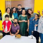 Kunchacko Boban Instagram - All about the Birthday gal being surprised with love and love only ❤️❤️❤️❤️❤️ Happy Birthday AMMAANJI..🥳 😘😘Ummmwuaaah😘😘