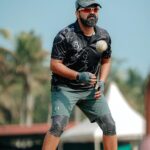 Kunchacko Boban Instagram - Captain cool @kunchacks on the field with all smiles and swag! 🏏✨ #happyhappyccl #ccl #celebritycricketleague #keralastrikers # @cclt20 @keralastrikersofficial @celebritycricketclub