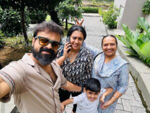 Kunchacko Boban Instagram - And what a wonderful way to wind up your Janamdhin.🥳🥳
Nothing was planned,but God made the best of plans to make my day the bestest!!!
I am in paucity of words to convey my thanks for all the love ,affection and wishes pouring in…..So no thanks,but a guarantee that I will give more than my best to entertain you all with my movies till my last breath!!!
Thank  you Listin and team #garudanmovie for the surprise birthday celebration 🎉 

@sureshgopi @narainraam @surajvenjaramoodu @iamlistinstephen @magicframes2011 @midhun_manuel_thomas @chackochanfriends @chackochan_lovers