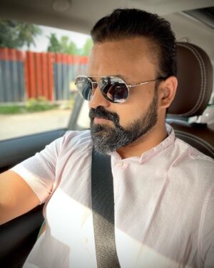Kunchacko Boban Instagram - …Driving December Dude…
Driving off to 2023🚗🚗🚗🚗
And Fired Up for 2023🔥🔥🔥🔥