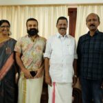 Kunchacko Boban Instagram - When you feel at home with the people’s choice…🗳 Sharing some moments of enlightenment ,laughter,open politics and camaraderie. With Minister Muhammad Riyas,Sakhavu Govindan Master and family,Minister V.N.Vasavan alongwith Producer Santhoshettan @santhoshkuruvilla . When a movie breaks barriers and makes Friends!! ☺️☺️☺️☺️☺️☺️ @nnathaancasekodu @ratheesh_balakrishnan_poduval @gayathrieshankar