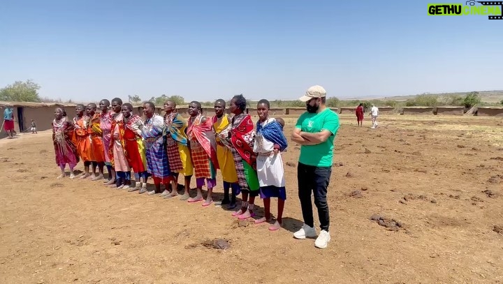Kunchacko Boban Instagram - When you can’t stop joining the masai dance 🪩 #jungledance🕺🏻🕺🏻 #jumpinghigh #masaimaradiaries @onelifetales @priyakunchacko