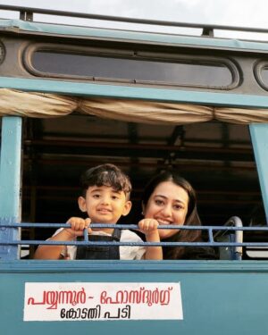 Kunchacko Boban Instagram - Kozhummal Rajeevan real-life family enroute home after hearing the verdict of audience!!!
🥳🥳🥳🥳🥳🥳🥳🥳🥳🥳🥳🥳🥳🥳
Thank you from our hearts for the wholesome acceptance of the movie.
@ratheesh_balakrishnan_poduval @santhoshkuruvilla @rajeshmadhavan #nnathaancasekodu @manwithamovingcamera @kunchackobobanproductions