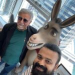 Kunchacko Boban Instagram - Meeting up with this legend is always a pleasure and an honour!! AHMAD GOLCHIN aka Golchin Bhai of Phars Films ,has seen it all and mastered it all. A businessman par excellence and a passionate Art-Lover…every time that I meet this man of the moment,there is much and more to learn from him. Thank you Pradeep for the warm arrangements done. And was happy to see the humorous side of Golchin bhai posing with his “Donkey Times” figurine🙃🙃 @golchin_pharsfilm #pharsfilms Legacy from 1954 onwards🤩…. Thank you Sir for all the support and cheers to many more greater movies together!!