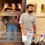 Kunchacko Boban Instagram - Happiest birthday dear Manju!! Stay Happy and the crazy kool person that you are.Had much more crazier pics ,but posting this one for now🤪🤪 @manju.warrier