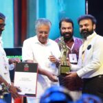 Kunchacko Boban Instagram - 2022 ലെ കേരള സംസ്ഥാന ചലച്ചിത്ര അവാർഡിൽ പ്രത്യേക ജൂറി അവാർഡ് (അഭിനയം) ബഹു.മുഖ്യമന്ത്രി ശ്രീ.പിണറായി വിജയനിൽ നിന്നും ശ്രീ.കുഞ്ചാക്കോ ബോബൻ ഏറ്റുവാങ്ങുന്നു. #ksfa2022 #KeralaStateFilmAwards2022 #stateawards2022 #keralafilm #kerala #malayalamcinema #awards Trivandrum, India