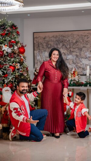 Kunchacko Boban Instagram - Happy Birthday Baby  Jesus 😇
…….Merry Christmas……
🎄🎄🎄🎄⭐️🎄🎄🎄🎄