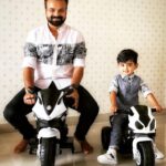 Kunchacko Boban Instagram - …..And the Poo-Valentines…. 😎😎പൂവാലന്റൈന്സ് 😍😍 #bikerboys #funlovers #autoheads