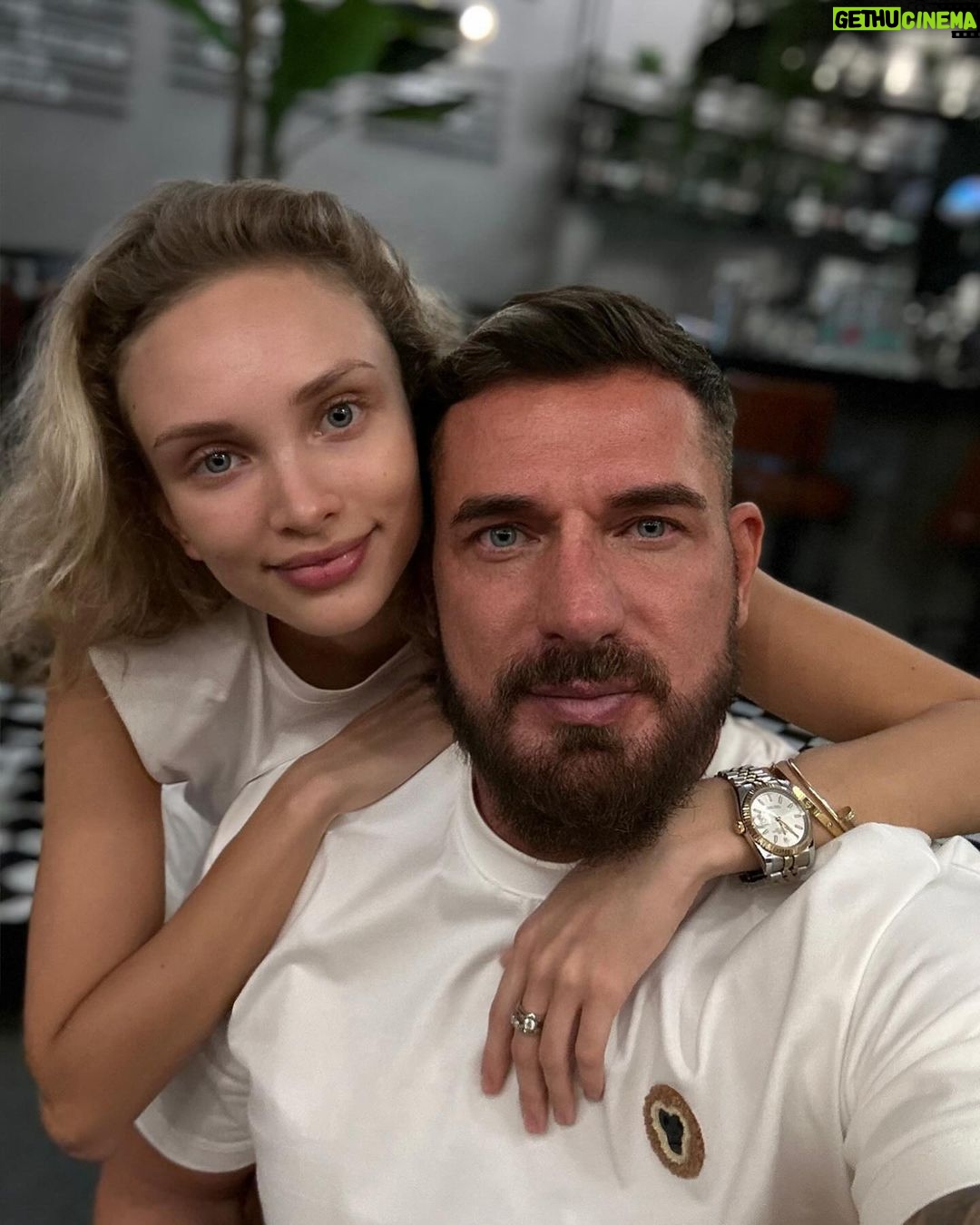 Kurban Omarov Instagram - Говорят, люди будут счастливы если они похожи. Скажу вам, так оно и есть.