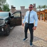 Kurban Omarov Instagram - У себя в сторис я уже рассказывал про то, что в этом году отмечается 100-летие дагестанского поэта Расула Гамзатова. В его честь прошел концерт, на котором присутствовал в том числе президент. И мне понравилось как он подметил цитатой нашего поэта реально одну из формул нашей российской идентичности: «В Дагестане я аварец, в России я дагестанец, за границей русский». Вот она уникальность - огромная общая история, национальное многообразие, единство разных культур. А как вы считаете, что еще нас объединяет и выделяет?