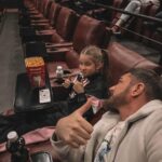 Kurban Omarov Instagram - Такая красивая, скромная, по-детски застенчивая, постоянно анализирует события. Логика, смекалка, юмор. Не дочка, а мечта❤️ Мы с Омаров кайфуем, когда она с нами. Все сразу становится по-другому.