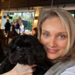 Kurban Omarov Instagram - Мне тут Валерия сказку рассказала, слушайте. В одной очень большой стране, в небольшом городке, который стоит на реке вблизи с границей Китая жили-были молодой человек и невероятно красивая девушка. Чувства влюбленных зародились на работе - на космодроме «Восточный». Молодой человек сделал предложение и их свадьба с размахом прошла на выставке «Россия» на ВДНХ и получилась по-настоящему космической, приехав на аурусах под купол центра «Космонавтика и авиация» они обменялись кольцами! Сказка по ходу не ложь, но кажется в ней и намек есть, что думаете? P.S. А город, где познакомились влюбленные, угадаете?