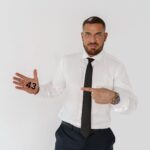 Kurban Omarov Instagram - Ладно, хотел сегодня по-тихому, но жизнь напомнила о своих традициях. Не очень люблю все эти поздравления, потому что часто ощущаю искренность в каждом слове и волнуюсь за тех, кто дарит их из сердца. В общем, мне 43. И хотя на пути были и взлеты, и падения, все идёт по плану. С детьми всё хорошо — их счастье — моя главная награда. Хвала всевышнему, родные и близкие здоровы. Узнал что такое любовь, и это определенно лучший урок в моей жизни. Я учусь отпускать прошлое, не удерживать в сердце обиды и наслаждаться каждым прожитым днем. Пусть жизнь иногда бывает сложной, но она стоит того, чтобы ее ценить. Берегите себя и своих близких.