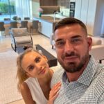 Kurban Omarov Instagram – Доброе утро! 
Сегодня ещё один прекрасный день, чтобы радоваться жизни. Ведь, нет ни плохого, ни хорошего в этом Мире. Есть только наше отношение к этому.