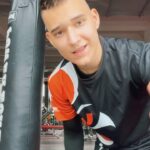 Kurban Omarov Instagram – Омар не теряет время.
Каждый из нас знает, что физическая активность помогает нам оставаться здоровыми и энергичными, но почему именно спорт. Он помогает развивать силу и выносливость, что весьма полезно в наше время, согласитесь? 

Во-вторых, спорт – это еще и нагрузка эмоциональная, когда надо расслабиться, снять стресс и улучшить настроение, идем на тренировку. Наконец, спорт – это отличный способ общения с другими людьми. И это отличная возможность в принципе изменить свою жизнь. Что особенно актуально сейчас для новых регионов нашей страны. Когда люди говорят о том, что 300 миллионов на развитие спорта в Донбассе, которые выделяет правительство на закупку оборудования – это типа «некуда девать деньги», нет! Это важный момент для этих людей, чтобы была возможность вернуться к нормальной, здоровой, адекватной жизни. Ко всему нужно подходит комплексно. 

Спорт – очень важный аспект нашей жизни. Он развивает волю и характер, поэтому в моей семье все занимаются регулярно. Уверен, у вас тоже найдется много примеров того, как менялась жизнь, если кто-то серьезно брался за спорт. Посмотрите хотя бы на Костомарова. Он же нереальный человечище! С огромным желанием жить, видели его тренировки после операций?