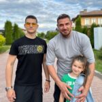 Kurban Omarov Instagram - Жизнь интересная штука. Никогда не знаешь, что будет завтра, но всегда с предвкушением ждёшь этого. Я например люблю когда она круто меняется, скоро вы узнаете ещё одну новость… Но перед этим я собрал своих детей и провел с ними прекрасный день.