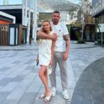 Kurban Omarov Instagram - Мне кажется нет человека, который не помнит своего первого учителя. Это воспоминания на всю жизнь. И, наверное, самое ценное, это когда твой педагог говорит спустя много лет о том, что ты все делаешь правильно, и по-человечески относится к тебе несмотря на все заслуги и ранги, как это произошло с нашим президентом. Тут в одной передаче показали его первую учительницу, которой уже 90 лет. Она многое видела в своей жизни и как-то очень человечно сказала о нем, о своих переживаниях, о его возможных чувствах по поводу всего происходящего. Это по-настоящему круто. А что бы о вас сказали ваши педагоги?