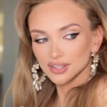 Kurban Omarov Instagram - У Валерии 11-го мая день рождения. Снять ресторан, пригласить друзей, ведущего и тех кто будет нас развлекать мне кажется уже банальным. Нужно что-то по оригинальней придумать и самое главное решить, что подарить. Серьезный возраст как никак)) Что дарят красивым девочкам? Жду ваших подсказок!