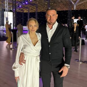 Kurban Omarov Instagram - Приехал забирать свою)
Опять самая красивая оказалась.