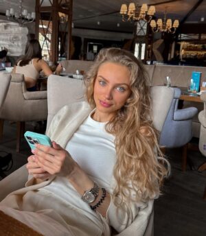 Kurban Omarov Instagram - Куколка❤️