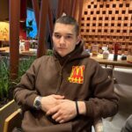 Kurban Omarov Instagram - Кто очень просил напомнить, выполняю! Стартовала регистрация на пятый конкурс управленцев Лидеры России. Если вы думали, но почему-то откладывали, советую все-таки себя попробовать. Это интересные новые люди, впечатления и эмоции, опыт, знания. Заявки принимают до 14 мая на сайте лидерыроссии.рф. И эта тема не для госслужащих, как многие думают, но и для предпринимателей. Приз как обычно - миллион рублей на обучение, карьерные консультации, сопровождение, а иностранным гражданам - упрощенный порядок получения вида на жительство. Дерзайте, только смелым покоряются моря!