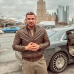 Kurban Omarov Instagram - Знаете как оно бывает, решил что-то узнать через поисковик, потом еще куда-то перешел, и вот ты уже читаешь совсем не относящееся к первой теме, но очень интересно! Я признаюсь, в историю штатов не особо вчитывался. Но на днях попалась любопытная история, она прежде всего должна быть интересна тем, кто до сих пор считает, что мы вероломно вторглись в другую страну, а все остальные вокруг святые. И так, 28 марта 1845 года Мексика разорвала отношения с США, потому что те накачали оружием Техас и захватили его. Собственно как вообще начиналась Америка уже все знают. Они захватили чужие земли, истребляли местное население, по факту самый настоящий геноцид. Но аппетит ведь приходит во время еды. Они «сожрали» половину Мексики, использовали те же тактики в Афганистане, Ливии, Сирии и много где еще. Тут пальцев рук не хватит перечислять. И вот что удивительно, эти люди после всего того, что они сами устраивали на протяжении многих лет, теперь пытаются учить других как жить. Поэтому вы когда слушаете чужое мнение, надо еще смотреть и на того, кто это говорит. Как правило они рассказывают про себя.