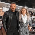 Kurban Omarov Instagram - На днях был Международный день борьбы за ликвидацию расовой дискриминации. Что хочу отметить по этому поводу. День международный, но в основном не для нас, не для России, а для Южной Африки, США и прочих стран Запада. В России сложно представить расовую или этническую дискриминацию на государственном уровне – ведь в России живём мы, представители более 120 народов России и множество иностранцев. Да одних студентов из Африки тысячи. Путин сегодня призвал поддерживать многообразие национальных языков в РФ, что лишний раз подтверждает эту мысль – не дискриминировать и отменять, а поддерживать и помогать. И во внешней политике у нас также – для России нет стран-дикарей, у нас хорошие отношения с самыми разными странами, зерно и минудобрения вот в Африку отправлять будем бесплатно, долги африканским странам простили, студентов опять же учим. В общем, мы тут в России про этот день и вспоминаем то случайно и раз в несколько лет. И никакого BLM.