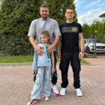 Kurban Omarov Instagram - Жизнь интересная штука. Никогда не знаешь, что будет завтра, но всегда с предвкушением ждёшь этого. Я например люблю когда она круто меняется, скоро вы узнаете ещё одну новость… Но перед этим я собрал своих детей и провел с ними прекрасный день.