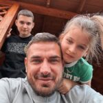 Kurban Omarov Instagram - Жизнь интересная штука. Никогда не знаешь, что будет завтра, но всегда с предвкушением ждёшь этого. Я например люблю когда она круто меняется, скоро вы узнаете ещё одну новость… Но перед этим я собрал своих детей и провел с ними прекрасный день.