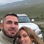 Kurban Omarov Instagram - Вот мы сейчас в Дагестане, и знаете, что я слышу от тех, кто непосредственно тут живет? Огромное количество людей за последние пару лет посетили или планируют приехать в Дагестан. В разы больше, чем раньше. Это очень круто, потому что у нас действительно есть, что посмотреть. И мы правда любим гостей. С каждым годом здесь становится комфортнее. И это благодаря в первую очередь людям, которым не все равно, которые искренне выступают за благоустройство, голосуют за свои города, дороги, скверы, развивают спорт! Такое голосование есть во всех регионах, кстати. По каждому городу свои объекты. Я всегда топлю за спортивные площадки и объекты. А что важно вам? А как туристам? Machatschkala, Dagestan, Russia