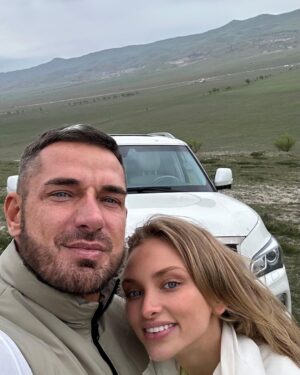 Kurban Omarov Instagram - Вот мы сейчас в Дагестане, и знаете, что я слышу от тех, кто непосредственно тут живет? Огромное количество людей за последние пару лет посетили или планируют приехать в Дагестан. В разы больше, чем раньше. Это очень круто, потому что у нас действительно есть, что посмотреть. И мы правда любим гостей. С каждым годом здесь становится комфортнее. И это благодаря в первую очередь людям, которым не все равно, которые искренне выступают за благоустройство, голосуют за свои города, дороги, скверы, развивают спорт! Такое голосование есть во всех регионах, кстати. По каждому городу свои объекты. Я всегда топлю за спортивные площадки и объекты. А что важно вам? А как туристам?